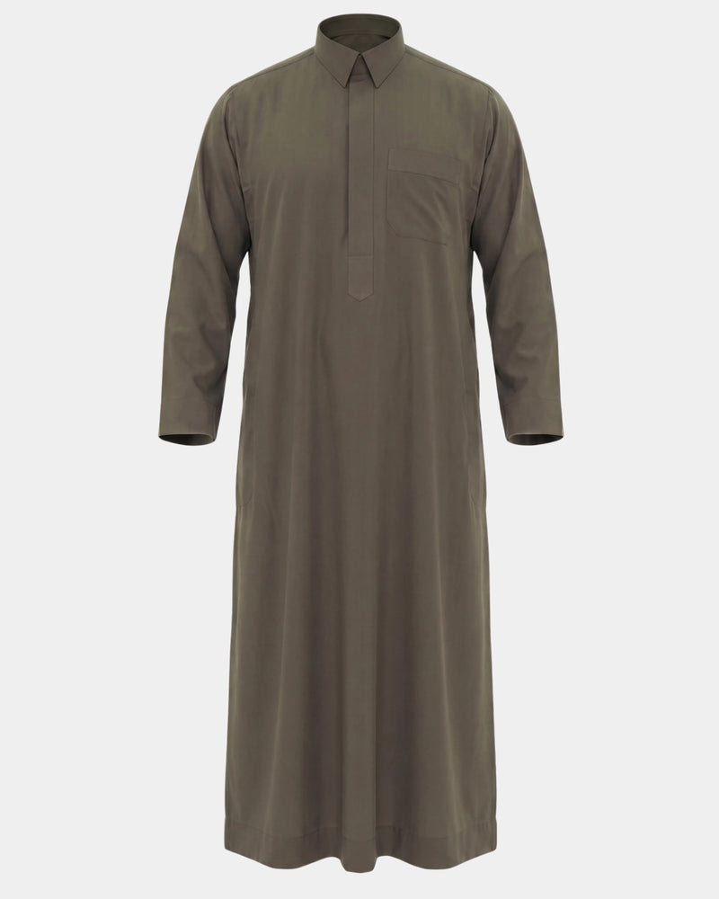 Qamis qatari kaki Al Rezam vue de face, col chemise et poche poitrine