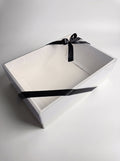 Geschenkbox mit Schleife