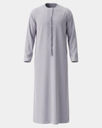 Qamis émirati gris Al Rezam vue de face, col rond brodé et tarbousha