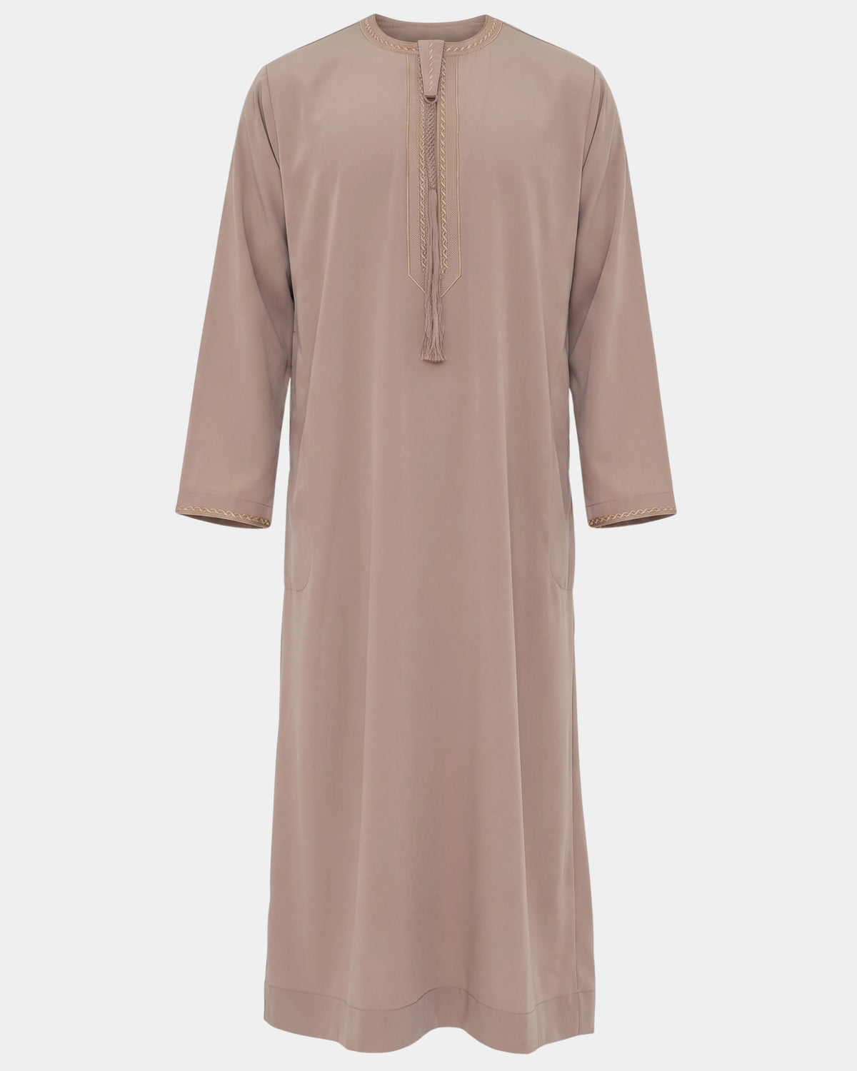 Qamis émirati taupe Al Rezam vue de face, col rond brodé et tarbousha