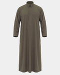 Qamis qatari kaki Al Rezam vue de face, col chemise et poche poitrine
