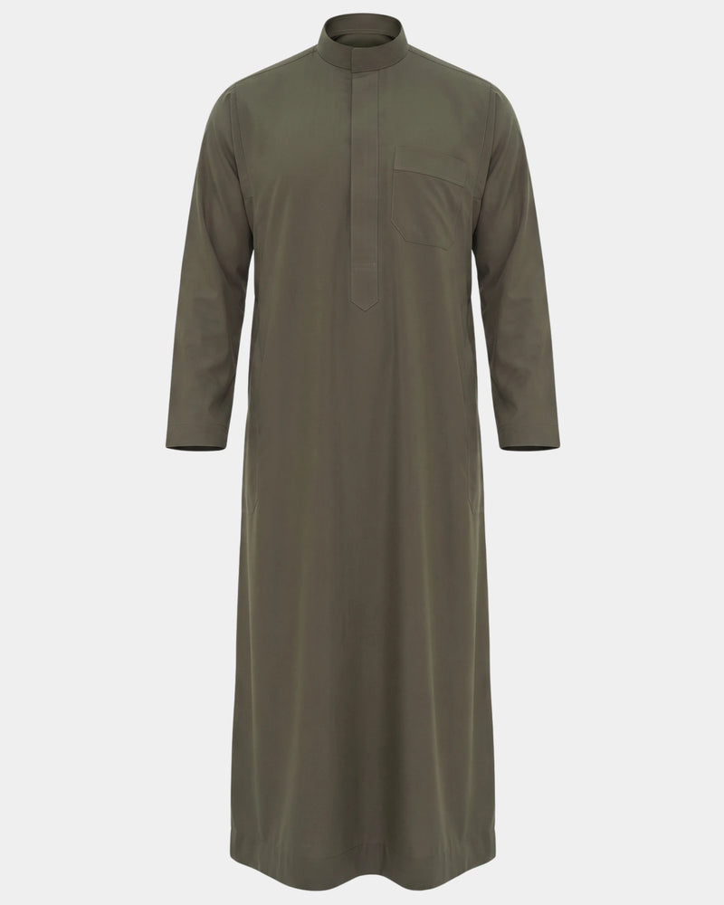 Qamis saoudien kaki Al Rezam vue de face, coupe droite avec col mao et poche poitrine